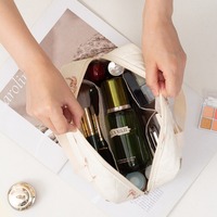 Sac de rangement pour cosmétiques matelassé à imprimé floral, grande capacité, écologique, en polyester et coton, avec poignée souple, OEM ODM
