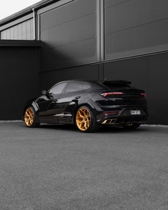 ชุดแต่งคาร์บอนไฟเบอร์สำหรับ Lamborghini Urus SE รุ่น URUS SE NT-style ประกอบด้วยลิ้นกันชนหน้า สปอยเลอร์ ซุ้มล้อแบบไวด์บอดี้ - Product Image 4