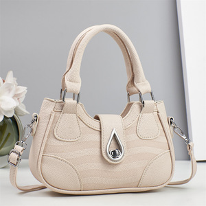 Exquisite shoulder bag, messenger bag, women's clothing, large size, all-match elegant lady - Product Image 4