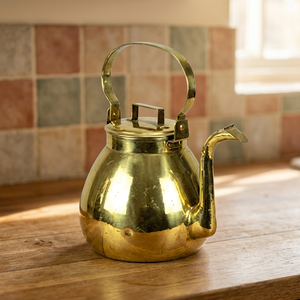 Tetera de latón vintage con tapa y asa metálica - Product Image 4