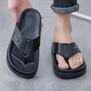 Nouvelles sandales de plage plates en cuir véritable pour hommes, populaires pour l'été, à la mode, résistantes, à talons hauts, faciles à enfiler. - Product Image 5