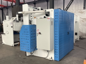 Prix d'usine Presse plieuse entièrement automatique 40T pour tôles d'acier au carbone et d'aluminium, roulements et engrenages - Product Image 4