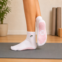 Chaussettes de yoga mi-mollet personnalisées avec logo, antidérapantes, haute qualité, faible MOQ, pour Pilates, Yoga, Fitness, pour femmes