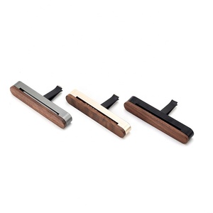 Clip Magnético de Madera y Aleación de Aluminio <span class=keywords><strong>para</strong></span> Rejilla de Ventilación de Coche - Accesorio Decorativo Premium de Madera Maciza con Marco de Aluminio Magnetizado <span class=keywords><strong>para</strong></span> Salida de Aire de Automóvil - Product Image 2