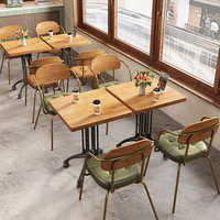 Ensemble table et chaises XZY OEM minimaliste en bois et cuir pour hôtels et cafés – Mobilier de restaurant durable
