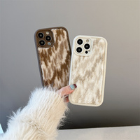 Coque Vintage créative pour iPhone 16 Coque moelleuse fourrure chaude motif léopard couverture de téléphone en peluche accessoires de téléphone en gros