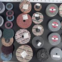 3M Scotch-Brite Roue unitaire professionnelle de débavurage et de finition 3*1/4*1/4 pouce 6C Med+ pour le débavurage, le rondissage des bords CNC et l'élimination des bavures mineures
