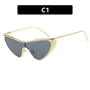 Kacamata Hitam Bingkai Besar Metal Model Cat-Eye Segitiga UV400 Fashion High-End Wanita Gaya Hip-Hop Pelindung Matahari - Product Image 6