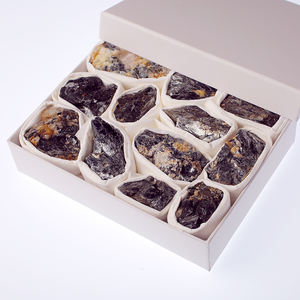 Vente en gros de <span class=keywords><strong>biotite</strong></span> naturelle avec tourmaline jaune, cristal minéral, feuille de mica noir, spécimen en boîte pour la guérison - Product Image 4