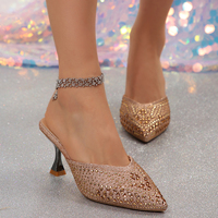Chaussures plates de luxe à bout pointu ornées de strass, fines et légères, pour femme, idéales pour les soirées élégantes et les occasions spéciales.