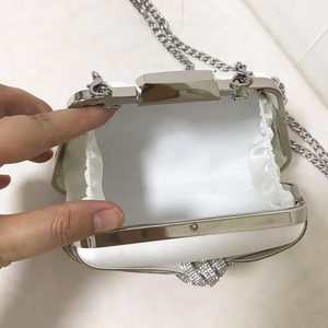 Low MOQ Silver Satin Clutch With Sparkling Beaded Bow Chain Strap Evening Party Bag exture Chain Crossbody Shoulder Bag - Product Image 5