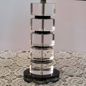 Lampe de table moderne de luxe en cristal K9, LED 3500K lumière blanc chaud, couleurs personnalisables, abat-jour trapézoïdal pour la décoration de la chambre à coucher et du salon - Product Image 4