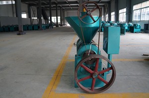 Máquina Prensa de Aceite de Soja Guangxin YZYX130WK, Extracción en Frío y Caliente, 8 TPD, Fácil de Operar - Product Image 4