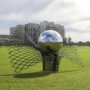 Scultura da Giardino in Acciaio Inossidabile, Sfera Lucida Fatta a Mano, Antiruggine per Paesaggistica e Architettura Esterna - Product Image 5