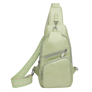 Bolso de pecho unisex de moda con cadenas sólidas, bandolera de cuero PU para exteriores, maletín de un solo hombro, bolso tipo sling. - Product Image 3