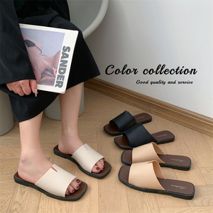 Sandali piatti da donna personalizzati in PVC leggero, stile da spiaggia transzionale per esterni, antiscivolo e traspiranti per l'estate - Product Image 2