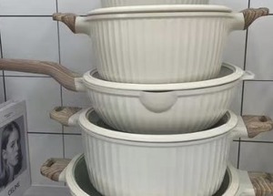UAKEEN Ensemble de 10 casseroles et poêles de cuisine 2.7L 4.6L 7L 10L, Casserole 4.2L, Poêle à frire profonde, Poignée motif bois, Poêles et casseroles côtelées - Product Image 5