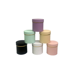 EMBALLAGE DE BEAUTÉ Boîtes cadeaux rigides faites à la main en carton blanc avec laminage mat, boîte à parfum personnalisée avec logo, doublure en éponge, fermeture magnétique - Product Image 3