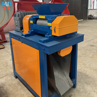 Granulateur à double rouleau sur mesure entièrement automatique haute productivité 3-10 kg/h pour engrais chimiques et granulés de poudre minérale