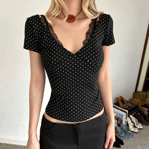 Camiseta de encaje de dos piezas con contraste de color y lunares a la moda, camiseta de manga corta con sujetador acolchado incorporado, blusa informal de verano para mujer - Product Image 2