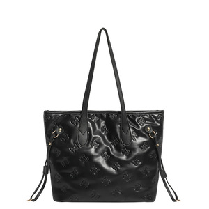 2026 New Fashion Trend Embossed Handbag for Women - High-end, <b>Large</b> Capacity, Commuting Shoulder Bag with Armhole Design - Product Image 4