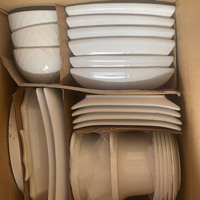 Nouvel ensemble de vaisselle en céramique et porcelaine blanche de grande taille, assiettes, bols, tasses et soucoupes, vendu par carton