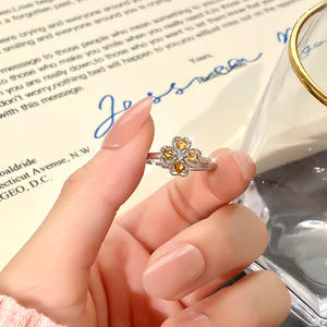 Fabricante de Joyería Personalizada, Anillo de Trébol de Cuatro Hojas con Cristal Rojo Rosa y Amatista de Piedra Natural, Chapado en Rodio sobre Plata de Ley 925 - Product Image 3