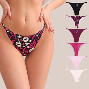 Culottes string grande taille pour femmes, motif cœur à bouton unique, vente en gros - Product Image 1