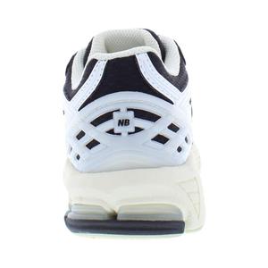 Zapatillas para caminar New Balance 1906Gs para niñas, color blanco y negro, talla 3Y - Product Image 3