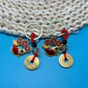 Llavero antiguo, colgante de pez pequeño, amuleto de buena suerte, colgante de aleación chino de moda, llavero para coche. - Product Image 4