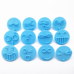 Juego <span class=keywords><strong>de</strong></span> 12 Cortadores <span class=keywords><strong>de</strong></span> <span class=keywords><strong>Galletas</strong></span>, Moldes para Fondant y <span class=keywords><strong>Galletas</strong></span>, Molde <span class=keywords><strong>de</strong></span> Plástico con <span class=keywords><strong>Caras</strong></span> Sonrientes, Molde para Relieve, <span class=keywords><strong>Galletas</strong></span> Navideñas - Product Image 3