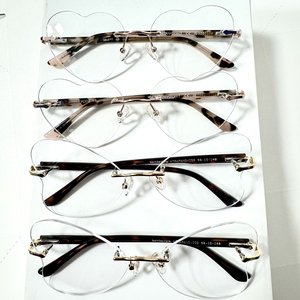 <span class=keywords><strong>Gafas</strong></span> sin montura ultraligeras <span class=keywords><strong>con</strong></span> forma de corazón para uso diario, varios estilos surtidos al por mayor para unisex - Product Image 1