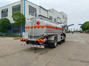Camion-citerne tout-terrain 4x4 personnalisable, équipé d'un distributeur de carburant à haut débit, adapté aux zones minières isolées des îles - Product Image 5
