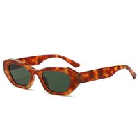 Petites lunettes de soleil rétro irrégulières personnalisées en forme de PC verres dégradés prix compétitif disponible jaune violet rouge bleu café