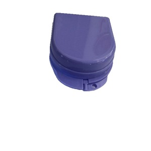 Appareil anti-ronflement portable à conception divisée spécifique aux soins dentaires, adapté à l'utilisation transfrontalière, correcteur anti-ronflement en boîte. - Product Image 1