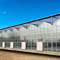 Serre agricole multi-chapelles en verre à structure galvanisée robuste, anti-vent, personnalisable et adaptée aux environnements difficiles, pour usage commercial