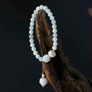 Mode Offre Spéciale vert clair 6mm A Grade naturel birman Jade perlé Lotus bracelet à breloques pour les femmes