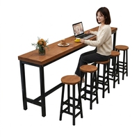 Ensemble table et tabourets de bar rectangulaires modernes en bois massif et métal, comptoir haut de pub avec finition écologique pour usage domestique et commercial