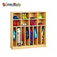 Armoire créative pour la maternelle avec équipement, mobilier pour enfants