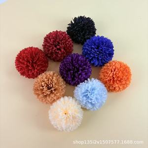 Fleurs artificielles Qiye, chrysanthèmes en soie de 9 cm, pompons pour décoration de mariage, décoration de la maison, accessoires DIY - Product Image 3