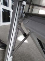 Ventanas de toldo invisibles de aluminio con diseño de parrilla y triple cristal