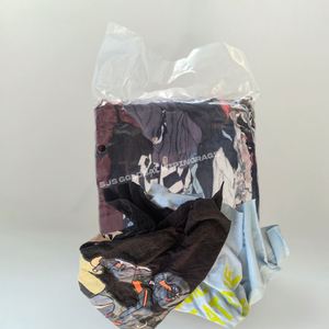 Trapos de Algodón de Colores con Absorción de Agua y Aceite de 50 LB, Trapos de Limpieza Industriales y Marinos, Trapos de Camisetas Recicladas de 25 kg para Limpieza - Product Image 1