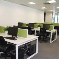 Ensemble de bureau moderne avec poste de travail ouvert, cloison de bureau ouverte, poste de travail pour personnel, poste de travail ouvert pour 2/4/6 personnes