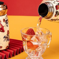 Nouvelle tasse isotherme portable 2025 de style chinois, en acier inoxydable, avec affichage de la température et poche intérieure, au design esthétique.