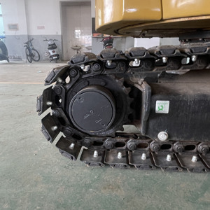 Mini-excavatrice CAT 303 de 1,2 tonne, hydraulique, sur chenilles, compacte, pour travaux de construction, avec godet de terrassement - Product Image 6