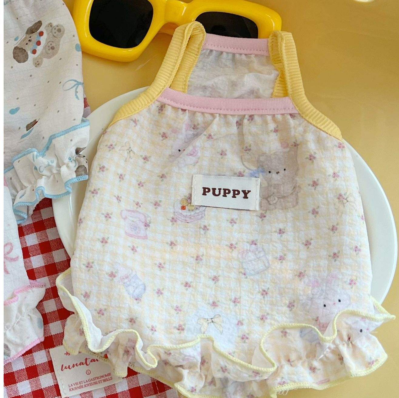 สีเหลือง