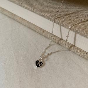 สร้อยคอเงินแท้ S925 ประดับคริสตัลสีดำทรงแหลม ประดับเพชรซิคอนเดี่ยว สไตล์เรโทร เรียบง่าย ทันสมัย เหมาะสำหรับใส่ทำงาน - Product Image 2