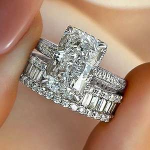 Anello di Lusso a Doppio Strato per Donne, Elegante Gioiello da Dito per Proposte e Occasioni Speciali - Product Image 1