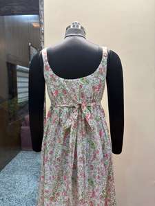 Kurti en coton noir brodé à la main pour femme, sans manches, style ethnique, tunique d'été indienne bohème - Product Image 4