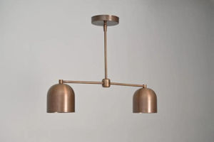 Lustre en laiton artisanal à 2 lumières, style moderne du milieu du siècle, pour la maison ou le bureau, avec éclairage LED à intensité variable et garantie de 2 ans - Product Image 4